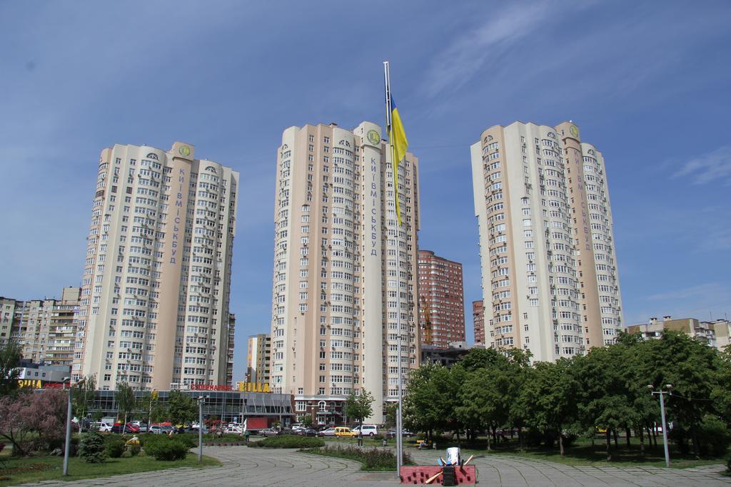 Solo Apartment Dragomanova Kiev Dış mekan fotoğraf